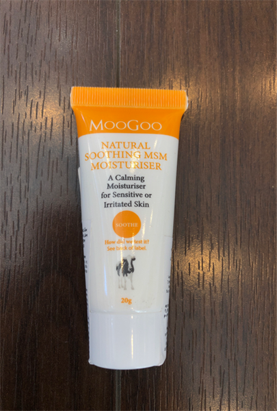 Kem dưỡng da hạnh nhân Moogoo 20g